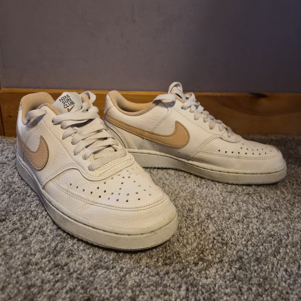 Nike Sun Club Sneakers SIZE 7